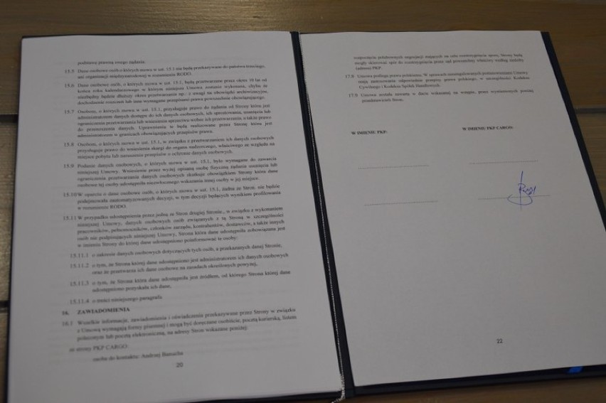 Podpisanie umowy na port intermodalny w Zduńskiej Woli Karsznicach [zdjęcia,wideo]