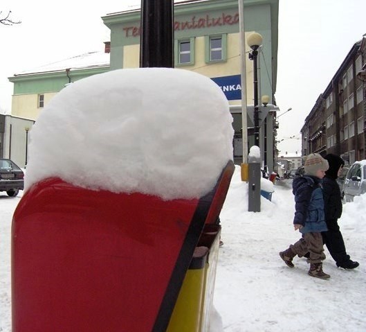 W Beskidy wróciła zima! W Bielsku-Białej jest... biało. Spadło 23 cm śniegu