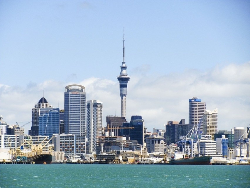 5. Auckland (Nowa Zelandia)

Między Morzem Tasmana i Oceanem...