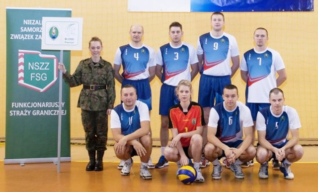 Na zdjęciu drużyna reprezentująca Bieszczadzki Oddział Straży Granicznej w Przemyślu w siatkówce.