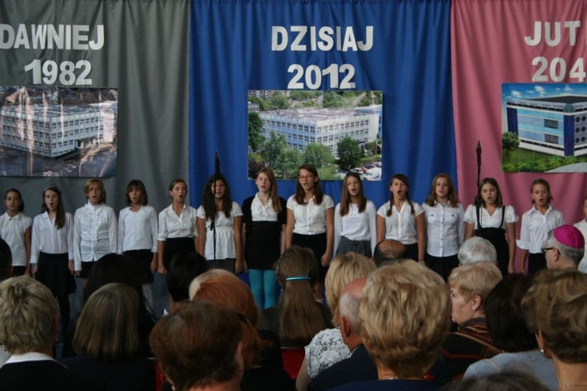 Wrocław: Szkoła Podstawowa nr 50 świętuje swoje 30-lecie (ZDJĘCIA)