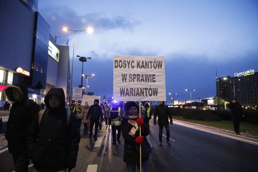 Protest w Warszawie. Mieszkańcy Wesołej i aktywiści...