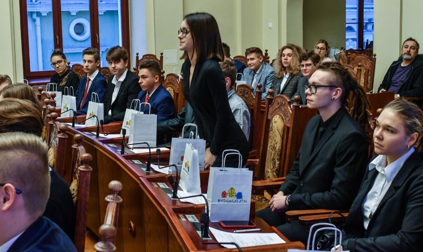 W piątek, 13 grudnia 2019 roku odbyła się inauguracyjna...