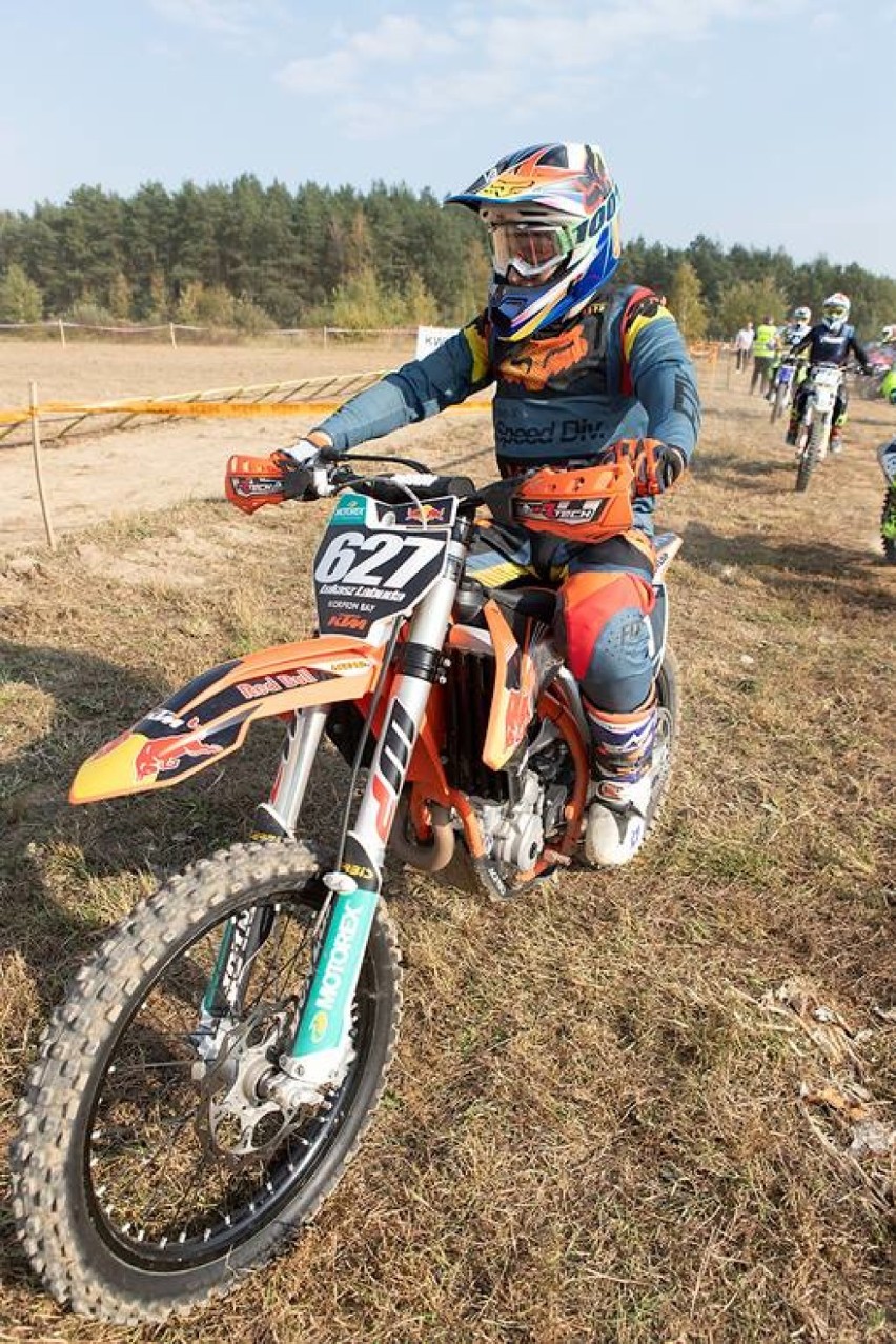Mistrzostwa Strefy Północnej w motocrossie. Niedzielne zawody na torze Kwidzyn-Bądki. Zobaczcie, jak było! [ZDJĘCIA]