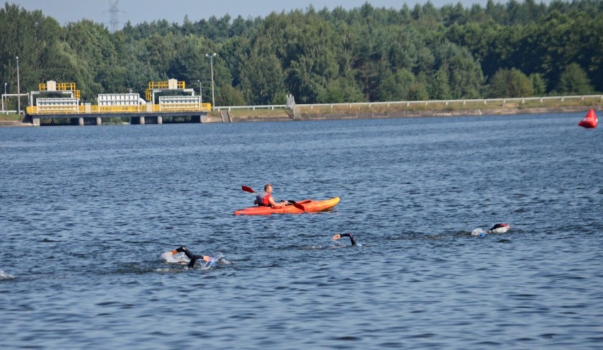 Ludzie z żelaza wystartowali w Triathlon Energy w Bełchatowie [ZDJĘCIA, FILM]