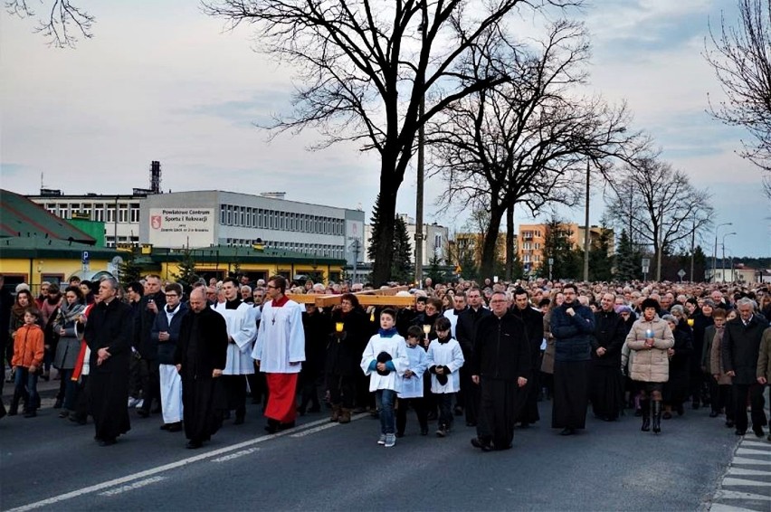 Przejdź do galerii i zobacz archiwalne fotografie z Drogi...