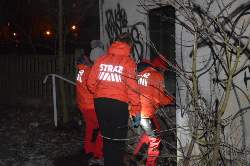 Z pomocą dla bezdomnych w Głogowie. Patrol w bunkrach, Neptunie i na dużym rondzie [ZDJĘCIA]