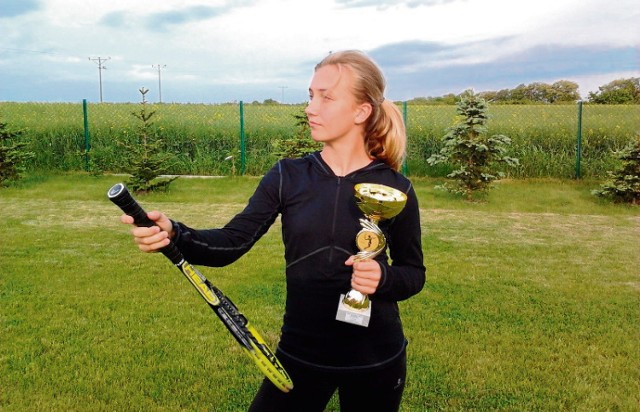 Izabela Kunat trenuje tenis kilkanaście godzin tygodniowo. To przynosi efekty, bo ciągle wygrywa