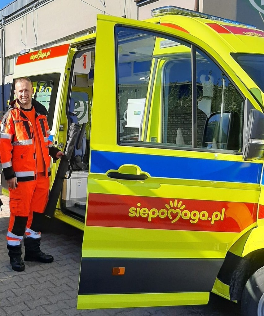 Nowoczesny ambulans od fundacji Siepomaga.pl będzie stacjonował w Komańczy [ZDJĘCIA]