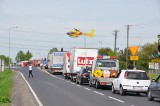 Wypadek na skrzyżowaniu ul. Brzeźnickiej i DK1 w Radomsku. Karetka zderzyła się z busem [ZDJĘCIA]