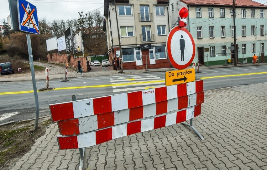 Wyłączona z ruchu zachodnia cześć ulicy Kujawskiej w...