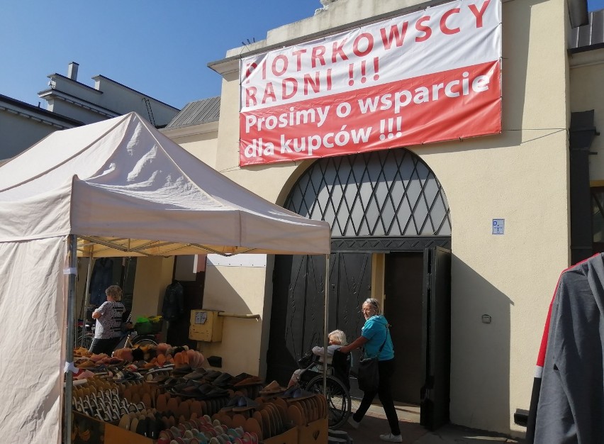 Handel przy hali targowej w Piotrkowie ograniczony do...