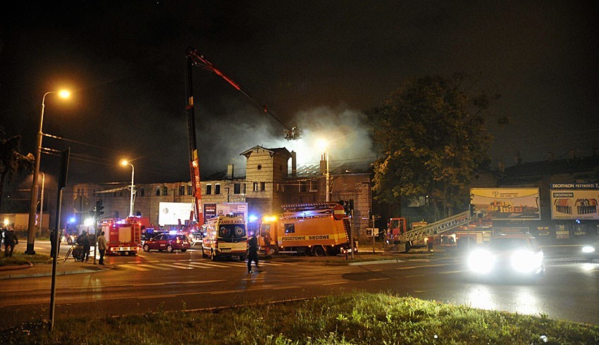 Pożar zabytkowej zajezdni tramwajowej w Gdańsku Oliwie przy ul. Grunwaldzkiej