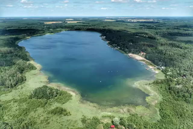 Naukowcy stwierdzili, że przyczyny wysychania jeziora są naturalne.