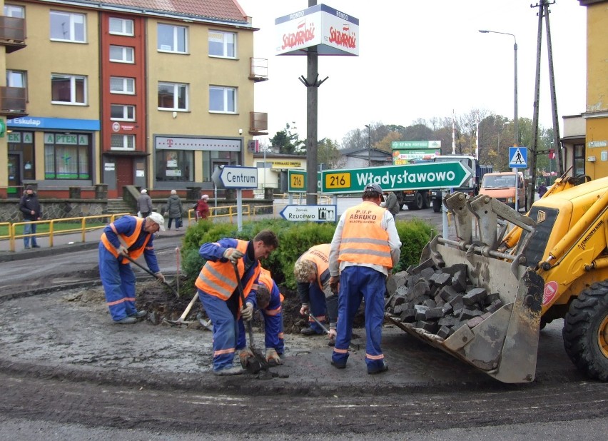 Puck.Do soboty potrwają drogowe utrudnienia w centrum. Zamknięto Rondo Solidarności i dwa przystanki