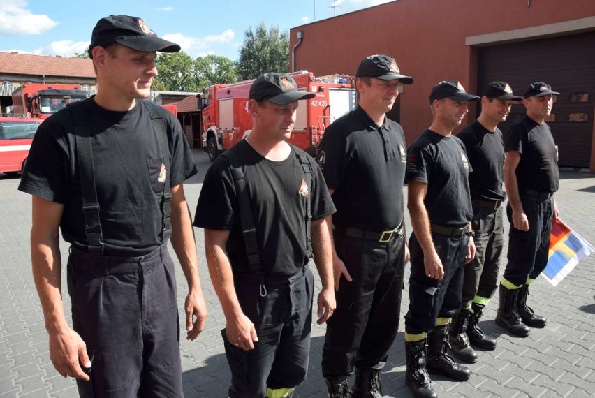 Strażacy z PSP w Gnieźnie wrócili z akcji gaszenia pożarów w...