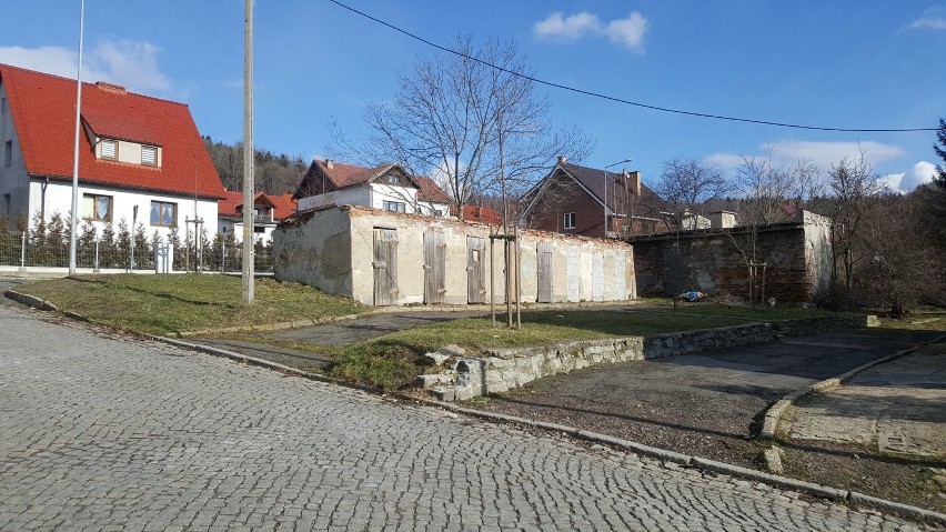 Obskurne budynki na Osiedleńców, Różanej i Szczecińskiej...