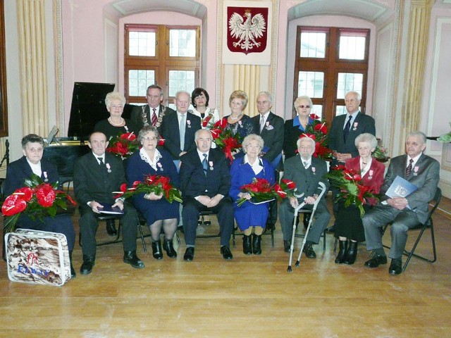 W środę w Pabianicach małżeństwa świętowały pięćdziesiątą, a jedna sześćdziesiątą rocznicę ślubu.