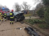 Zderzenie skody i fiata w Gorzowie. Samochód uszkodził skrzynkę z gazem. Doszło do wycieku [ZDJĘCIA]