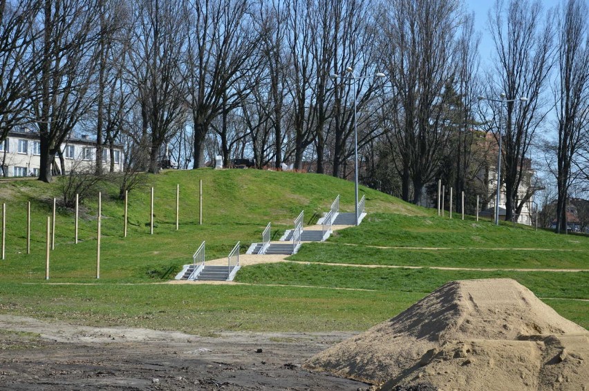 Zobacz piękne parki w Żarach, Żaganiu oraz Iłowej. 
Park...