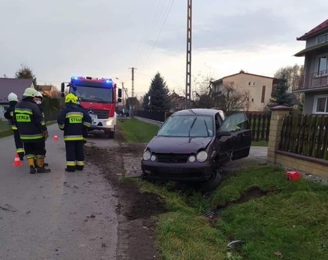 Na kierowców, którzy jechali drogą powiatową w Woli Radłowskiej czekały chwilowe utrudnienia w ruchu