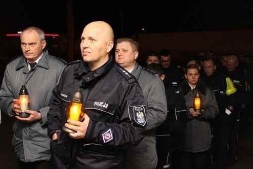 Choszczno: Policjanci uczestniczyli w mszy w intencji zmarłych funkcjonariuszy i pracowników policji