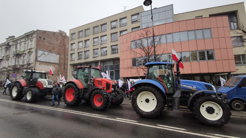 Protest rolników przed Prokuraturą w Piotrkowie