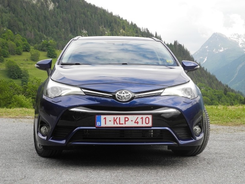 Toyota Avensis 2015