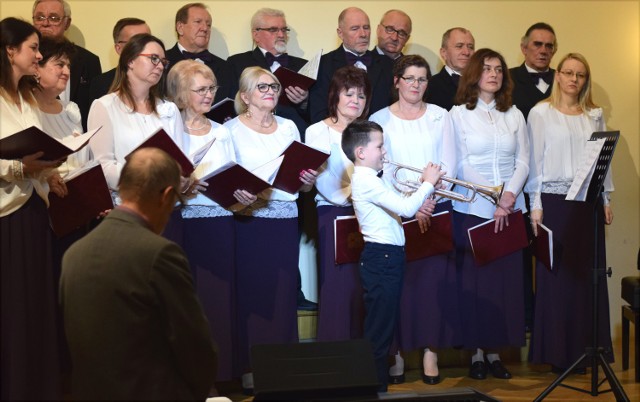 W sobotni wieczór odbył się koncert Reprezentacyjnego Chóru Mieszanego "Jarosław" z gościnnym występem uczniów Zespołu Państwowych Szkół Muzycznych w Jarosławiu.