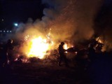 Pożar stodoły w Sulejowie przy ul. Kopalnia Górna. Przyczyną podpalenie? [ZDJĘCIA]