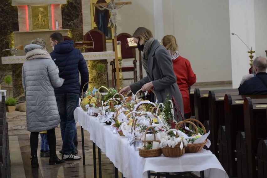 Święcenie potraw wielkanocnych w kościele Garnizonowym