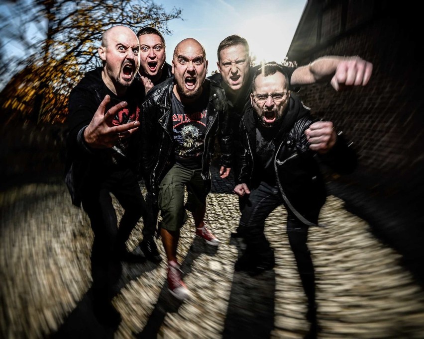 Łydka Grubasa to zespół wykonujący muzykę rockowo-metalową,...
