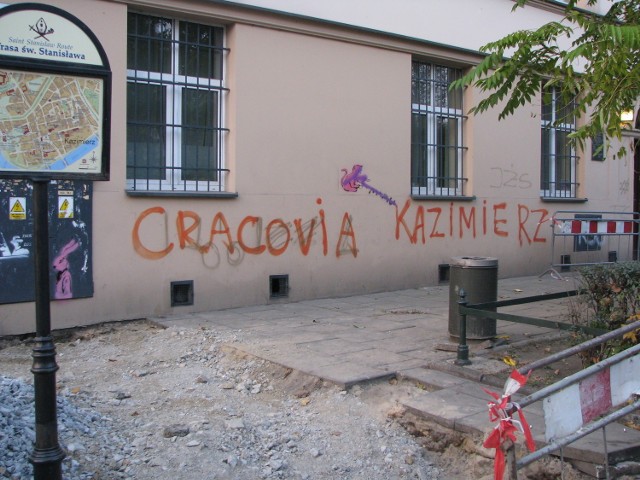 Kraków od dawna ma problem z pseudograffiti (zdjęcie ilustracyjne)