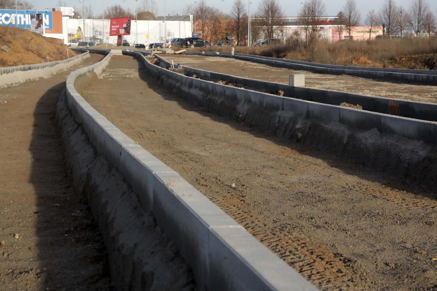 Trwa budowa ulicy Szybowcowej na byłym lotnisku w Legnicy, zobaczcie aktualne zdjęcia