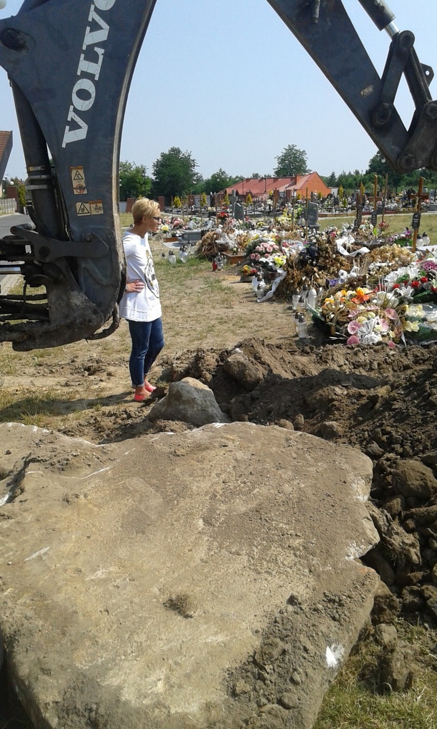 Cmentarz komunalny w Wieluniu skrywa wysypisko odpadów