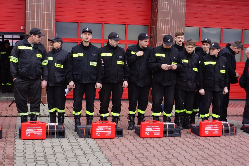 Przekazanie sprzętu dla jednostek OSP z południowej...