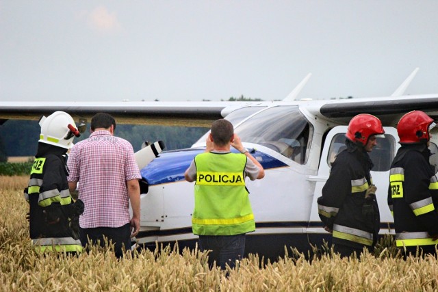 Awaryjne lądowanie samolotu pod Łodzią