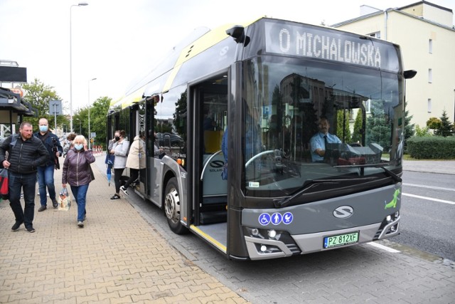 W poniedziałek, 28 lutego 2022 w Piotrkowie podpisano umowę na dostawę nowych autobusów elektrycznych dla piotrkowskich "emzetek"