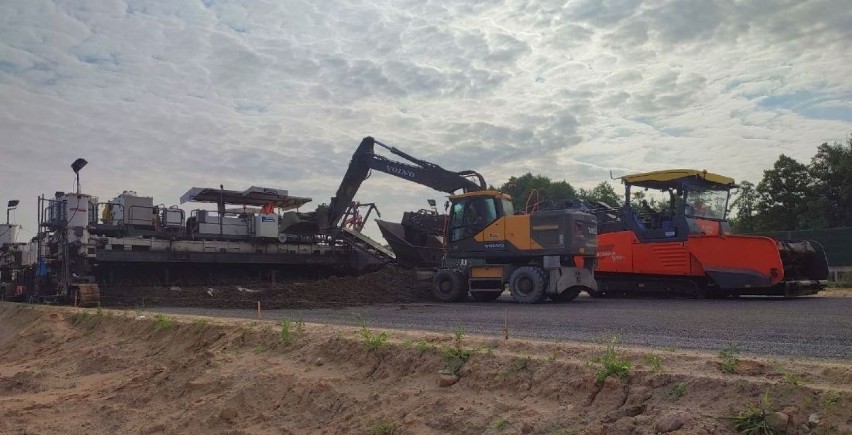 Na odcinku E rozpoczęło się już betonowanie drugiej jezdni...