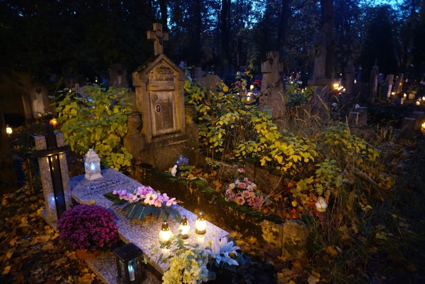 Na tym cmentarzu pochowano ponad 30 tysięcy osób.