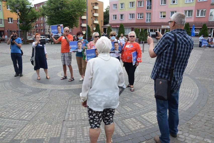 Stargard. Marszałek Sejmu Elżbieta Witek rozmawiała także z przeciwnikami PiS. ZDJĘCIA