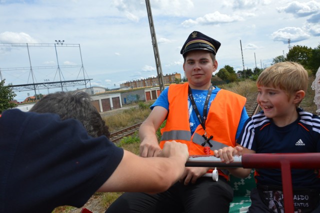 Zobacz, jak żegnaliśmy lato z drezynami i żarsko-żagańskim Stowarzyszeniem Miłośników Kolei OK1.