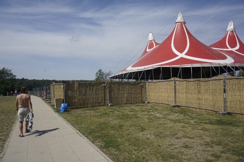 Na plaży w Strzeszynku zaplanowana jest impreza zamknięta. Z...