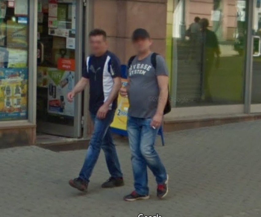 Oto zdjęcia mieszkańców Chorzowa na Google Street View. Odnajdujecie się nich?