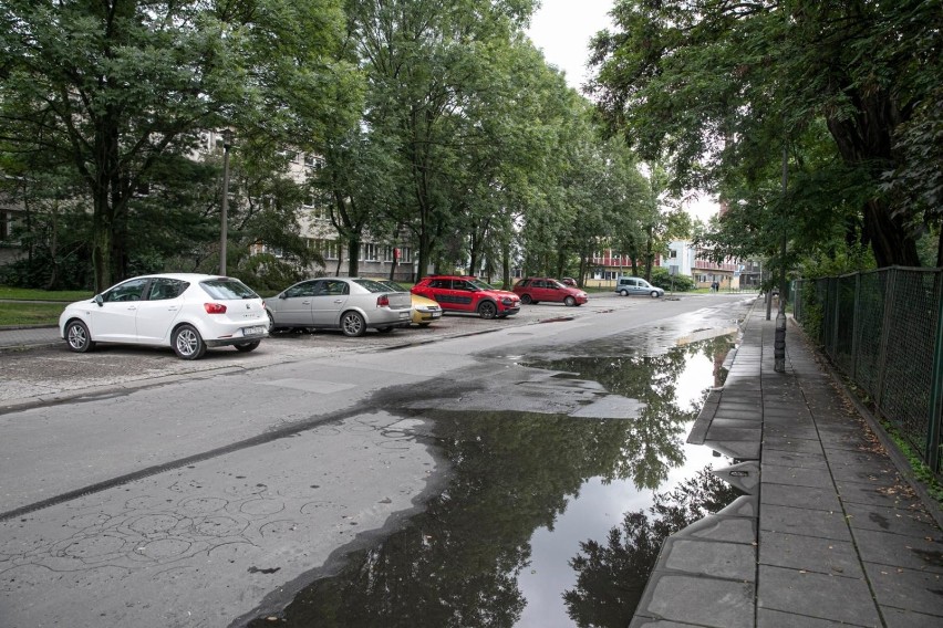 07.09.2020 krakow

wesola ulica sniadeckich parking miejsce...