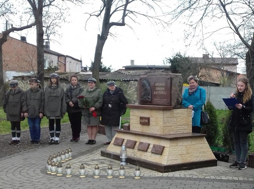 Dzień Pamięci Ofiar Zbrodni Katyńskiej na Placu Dębów...