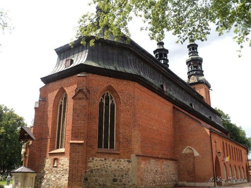 Kościół powstał w latach 1383 - 1403. Jego dach zmieniono w...