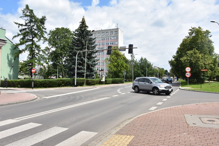 Tarnów. Remont alei Solidarności w prokuraturze po zawiadomieniu od ranego. Kto odpowie za fuszerkę w postaci kolein na nowej nawierzchni?