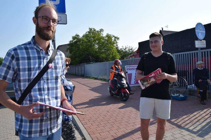 Pracujmy krócej  - 7 godzin. W Zduńskiej Woli zbierano podpisy