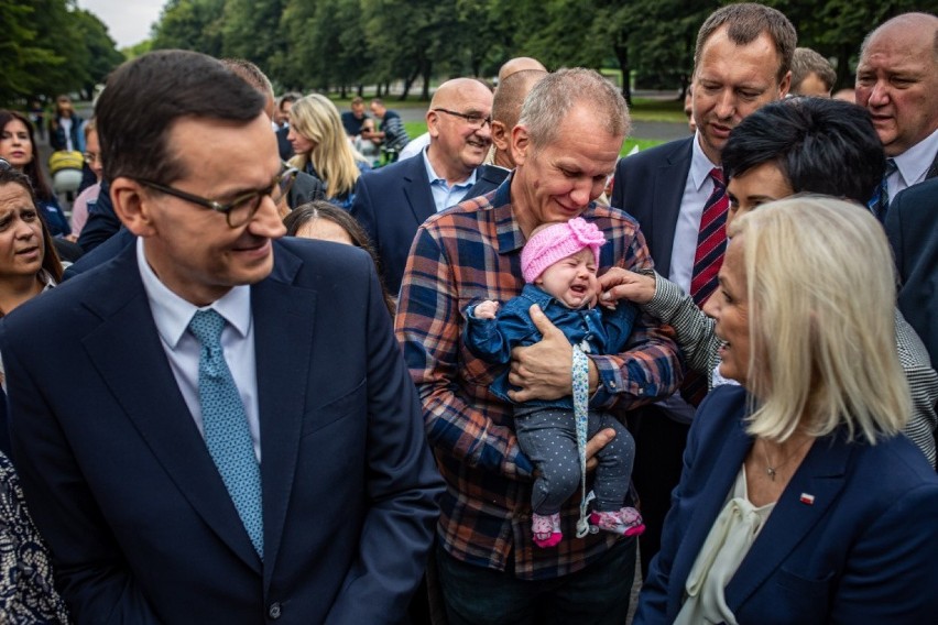 Premier Morawiecki w Parku Śląskim spotkał się z...